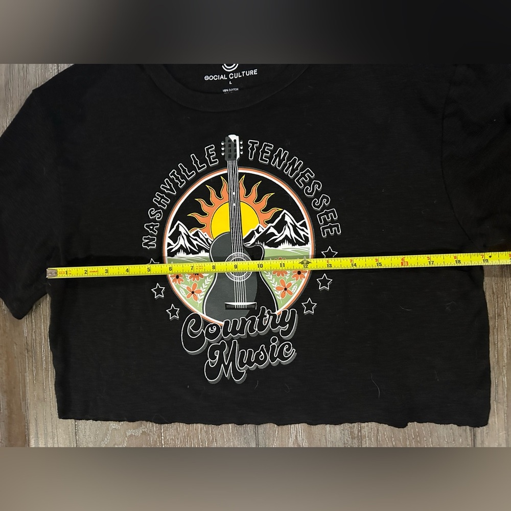 Nashville Tennessee Country Music Graphic Tee - Picture 6 of 7